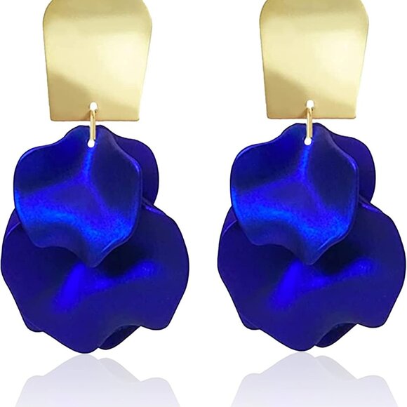 Elegant Boho Red Rose Petal Drop Earrings for Women, Tiered Acrylic Floral Desig - Picture 1 of 6